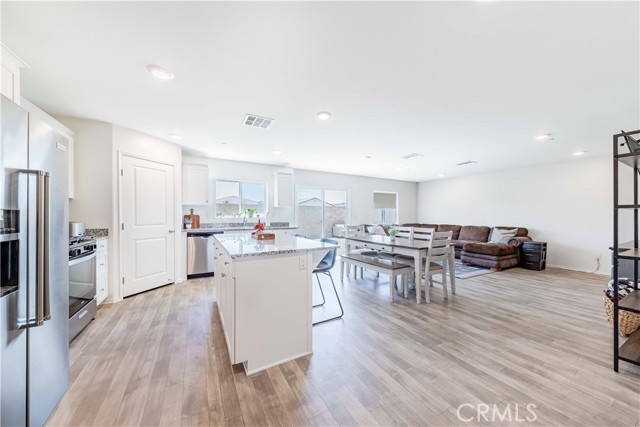 Detail Gallery Image 5 of 37 For 30779 Le Baron Ct, Winchester,  CA 92596 - 4 Beds | 2/1 Baths