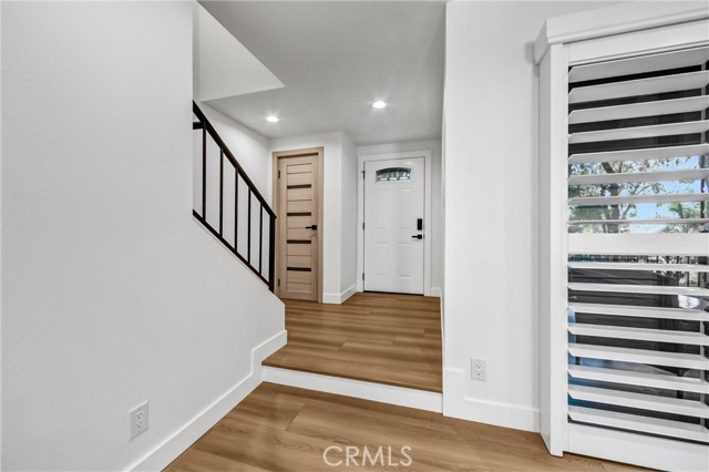 Detail Gallery Image 5 of 36 For 9502 via Salerno, Burbank,  CA 91504 - 2 Beds | 2/1 Baths