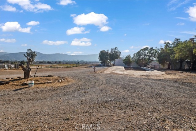 35141 Bayless Road, Wildomar CA: https://media.crmls.org/medias/b8001bbd-c21b-4ca9-9ad3-a602c9932398.jpg