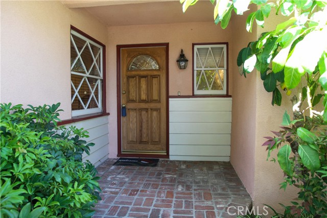 Detail Gallery Image 12 of 61 For 18543 Chatsworth St, Northridge,  CA 91326 - 5 Beds | 2/1 Baths