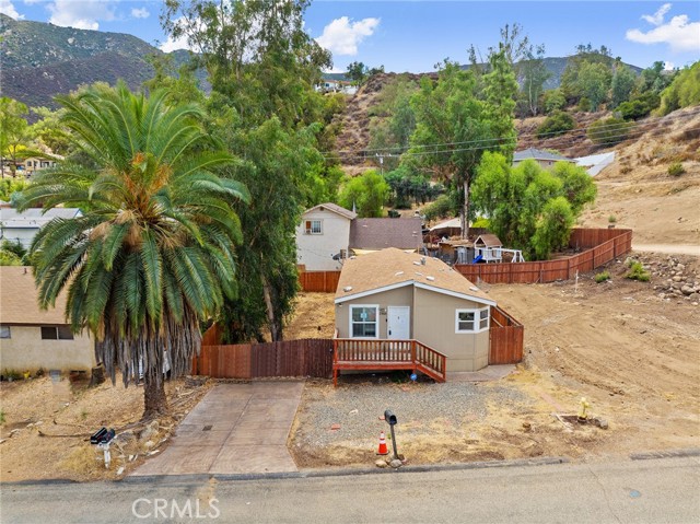 17603 Hayes, Lake Elsinore CA: https://media.crmls.org/medias/b8004732-cb16-4c6c-9347-cada4cb26290.jpg