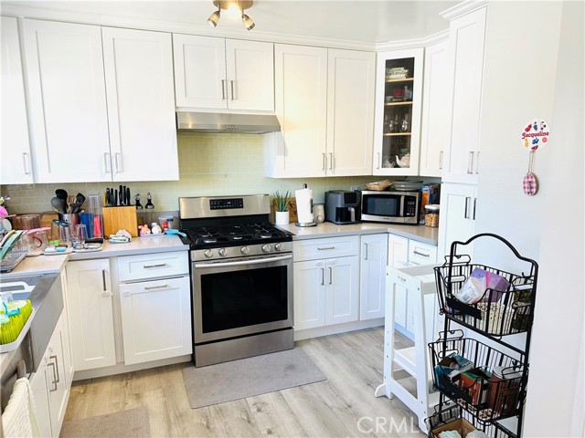300 N Isabel Street, Glendale CA: https://media.crmls.org/medias/b8004a5c-bdf4-432b-a88d-ed6bc8b7a14d.jpg