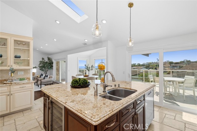 Detail Gallery Image 14 of 51 For 15 Curl Dr, Corona Del Mar,  CA 92625 - 3 Beds | 3 Baths