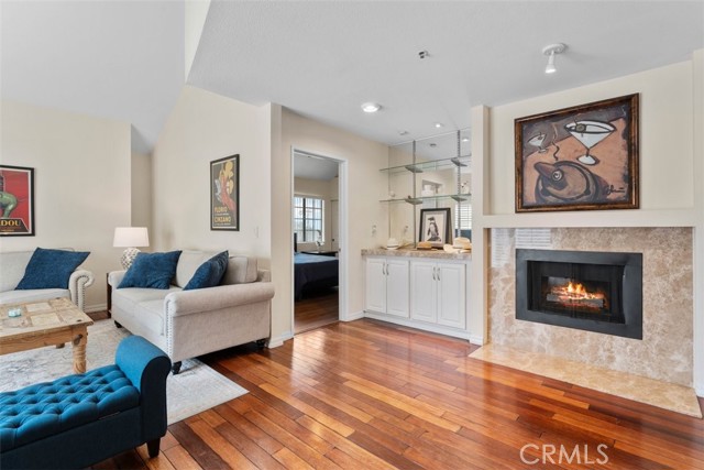 221 Violet Avenue, Monrovia CA: https://media.crmls.org/medias/b80241ee-e97d-439e-9c2a-c6666aa43831.jpg