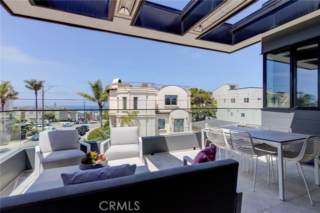 1610 Loma Drive, Hermosa Beach, California 90254, 4 Bedrooms Bedrooms, ,4 BathroomsBathrooms,Residential,Sold,Loma,SB23130408