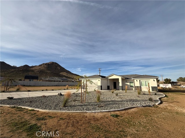 Detail Gallery Image 3 of 21 For 20420 Yuma, Apple Valley,  CA 92307 - 3 Beds | 2 Baths