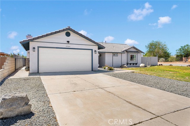 Detail Gallery Image 2 of 47 For 15505 via Cartagena St, Hesperia,  CA 92345 - 3 Beds | 2 Baths