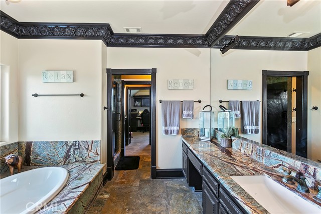 46366 Sandia Creek Drive, Temecula CA: https://media.crmls.org/medias/b804629d-9755-4c6d-ba2a-1968fddf1484.jpg