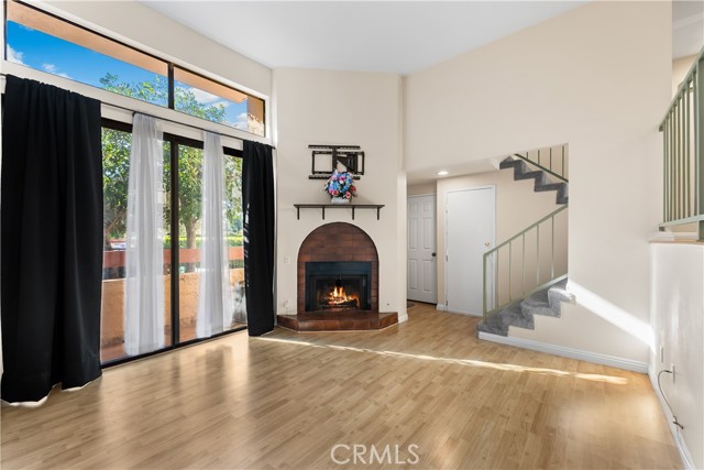 Detail Gallery Image 6 of 52 For 21054 Parthenia #11,  Canoga Park,  CA 91304 - 3 Beds | 3 Baths