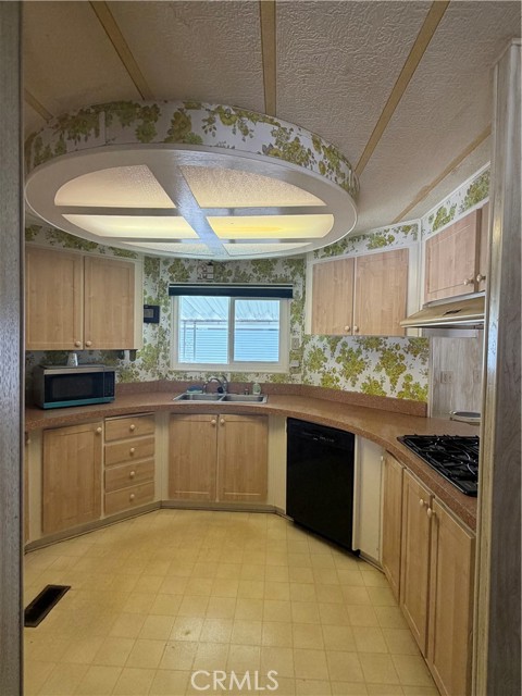 Detail Gallery Image 3 of 8 For 1401 El Norte Pkwy, San Marcos,  CA 92069 - 2 Beds | 2 Baths