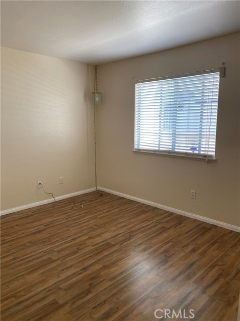 Detail Gallery Image 14 of 22 For 3301 Watford Way, Palmdale,  CA 93551 - 3 Beds | 2 Baths