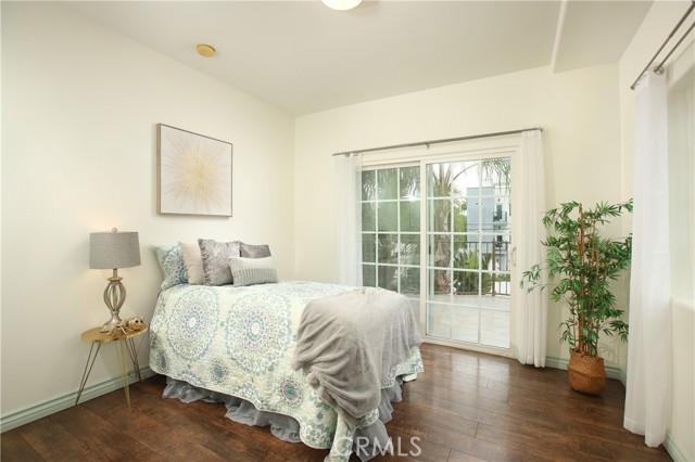 Detail Gallery Image 10 of 24 For 6064 Hazelhurst Pl #1,  North Hollywood,  CA 91606 - 3 Beds | 3/1 Baths