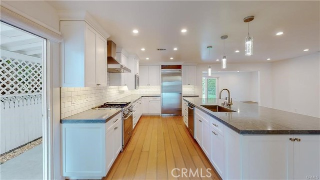 Detail Gallery Image 13 of 50 For 3119 Mesa Verde Dr, Burbank,  CA 91504 - 4 Beds | 3 Baths