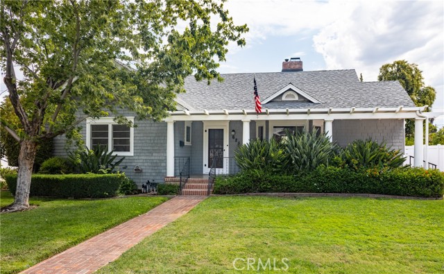 Detail Gallery Image 1 of 29 For 625 Alvarado St, Redlands,  CA 92373 - 3 Beds | 2/1 Baths