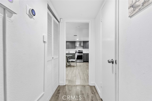 8801 Cedros Avenue, Panorama City CA: https://media.crmls.org/medias/b805718a-b9de-42c9-ae5f-2ec5ad72d8d8.jpg