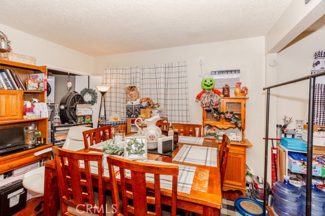 518 W Fredricks Street, Barstow CA: https://media.crmls.org/medias/b806cc12-2344-45a6-b579-7b041cf00f52.jpg