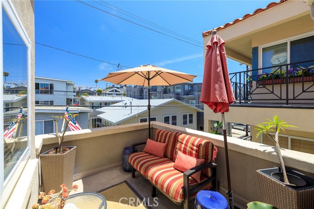 515 Palm Drive, Hermosa Beach, California 90254, 3 Bedrooms Bedrooms, ,3 BathroomsBathrooms,Residential,Sold,Palm,SB22151630