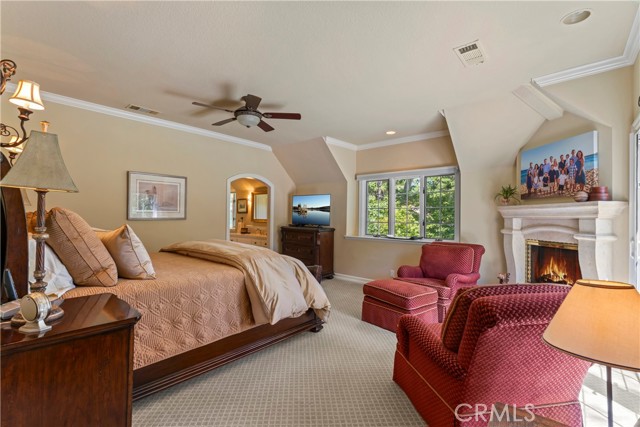 Detail Gallery Image 16 of 27 For 699 Brentwood Dr, Lake Arrowhead,  CA 92352 - 4 Beds | 5 Baths