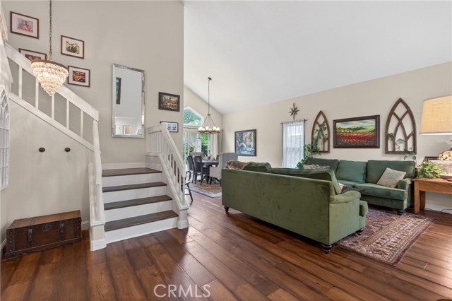 Detail Gallery Image 4 of 22 For 1380 Tanglewood, Corona,  CA 92882 - 4 Beds | 2/1 Baths