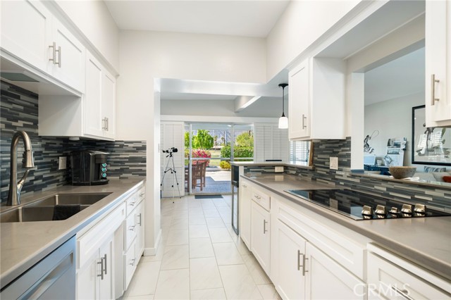 46125 Burroweed Ln., Palm Desert CA: https://media.crmls.org/medias/b80943bb-3cb6-4e55-8783-f508912cf965.jpg