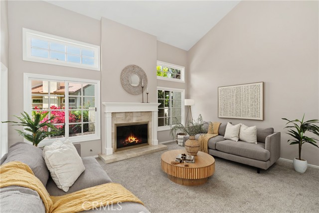 Detail Gallery Image 2 of 36 For 8405 Sweetwater Cir, Huntington Beach,  CA 92646 - 4 Beds | 3 Baths