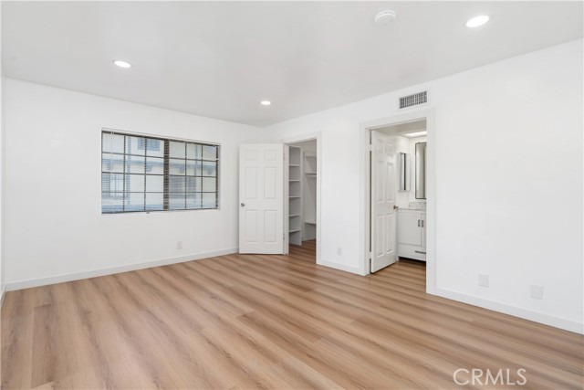 Detail Gallery Image 14 of 34 For 18435 Keswick #10,  Reseda,  CA 91335 - 2 Beds | 2/1 Baths