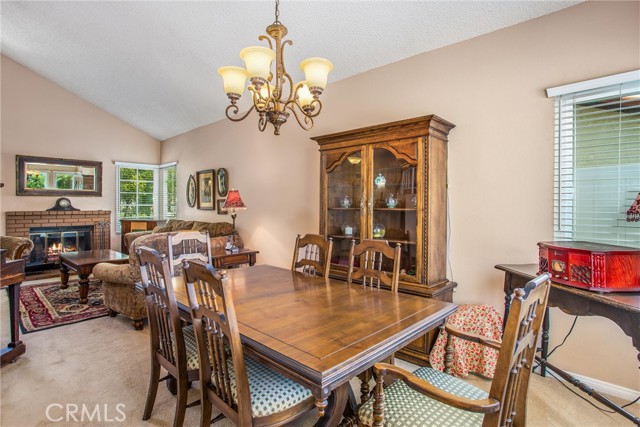 100 Waters Court, Redlands CA: https://media.crmls.org/medias/b809bdb2-da4e-443a-81d4-6a518a2abfe0.jpg