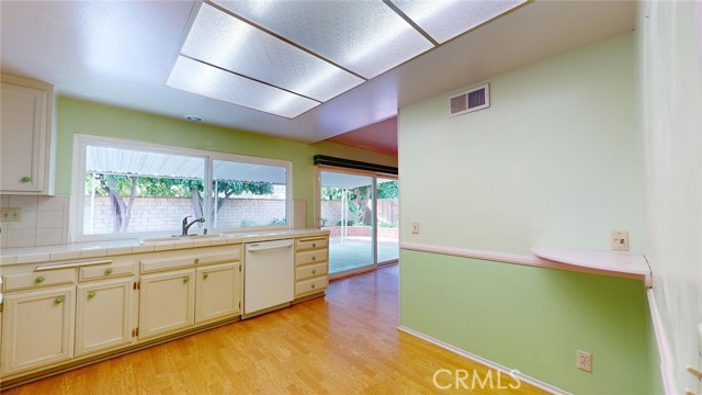 Detail Gallery Image 9 of 36 For 20136 Lorne St, Winnetka,  CA 91306 - 3 Beds | 2 Baths