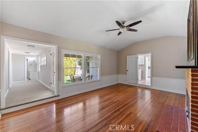 Detail Gallery Image 9 of 19 For 23017 Sylvan Street, Woodland Hills,  CA 91367 - 3 Beds | 2/1 Baths