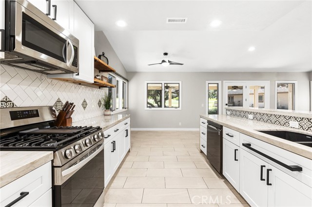 Detail Gallery Image 21 of 66 For 38260 Oaktree, Murrieta,  CA 92562 - 2 Beds | 2/1 Baths