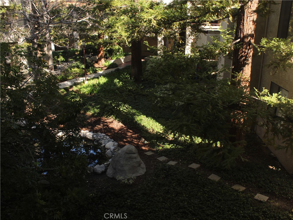 https://media.crmls.org/medias/b80ab007-db4b-4c83-81f8-2e90ba0c9b4b.jpg?preset=X-Large