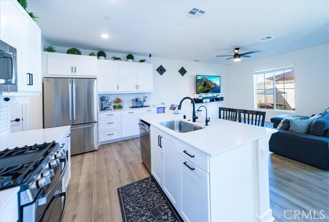 35246 Blossom, Fallbrook CA: https://media.crmls.org/medias/b80b0a2c-52ce-43f4-bc6e-9ba9ee3fcb9a.jpg