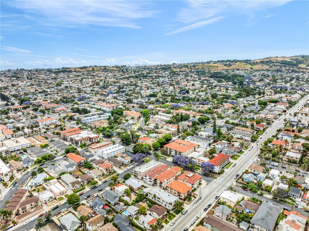 https://media.crmls.org/medias/b80b28d0-e3bc-44a7-a4a2-b09458406844.jpg?preset=X-Large