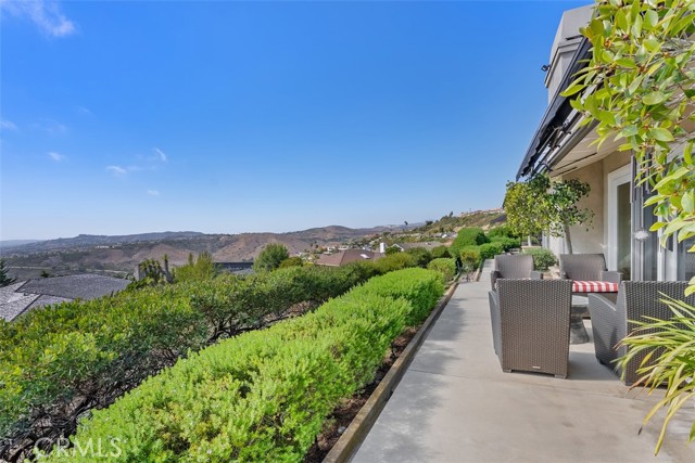 207 Calle Rica, San Clemente CA: https://media.crmls.org/medias/b80b5b25-d0f4-4414-bf51-6d0fe10e545d.jpg