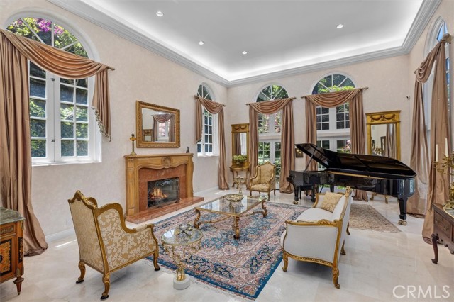 924 Via Mirada, Palos Verdes Estates CA: https://media.crmls.org/medias/b80c1ebe-770a-4e39-a26b-425a8dedce60.jpg