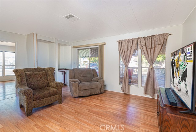 Detail Gallery Image 2 of 21 For 43703 Knight Ct, Hemet,  CA 92544 - 3 Beds | 2 Baths