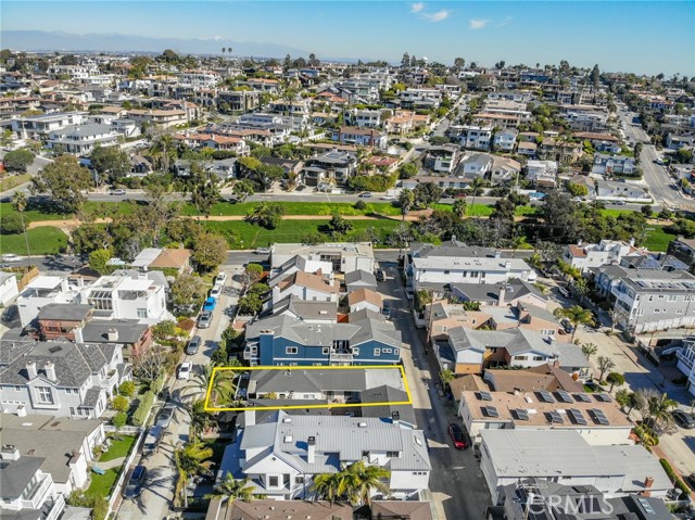 532 4th Street, Manhattan Beach, California 90266, 2 Bedrooms Bedrooms, ,1 BathroomBathrooms,Residential,Sold,4th,PV22020518