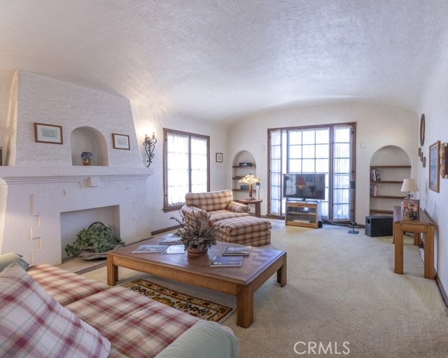 132 St Joseph Avenue, Long Beach CA: https://media.crmls.org/medias/b80d3501-bf01-42ad-8402-290897f97265.jpg