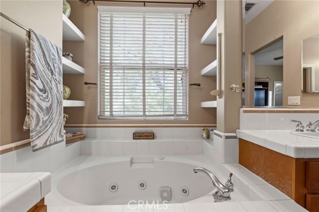 Detail Gallery Image 31 of 41 For 24014 Bridgeport Ln #42,  Valencia,  CA 91355 - 3 Beds | 3 Baths