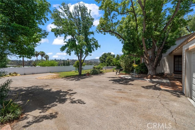 1560 Trellis Lane, Escondido, California 92026, 3 Bedrooms Bedrooms, ,3 BathroomsBathrooms,Residential,For Sale,Trellis Lane,EV24122644