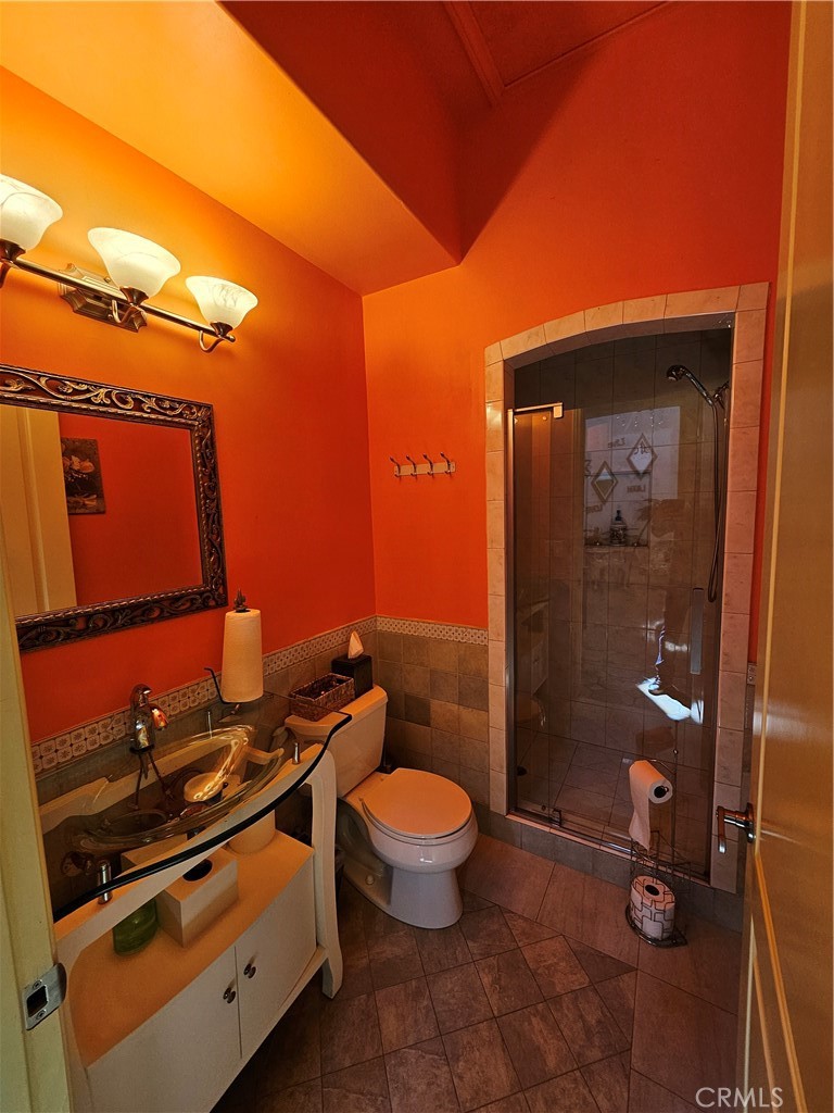 https://media.crmls.org/medias/b80dd825-5596-49ac-9b7e-f0610c5cd6d8.jpg?preset=X-Large
