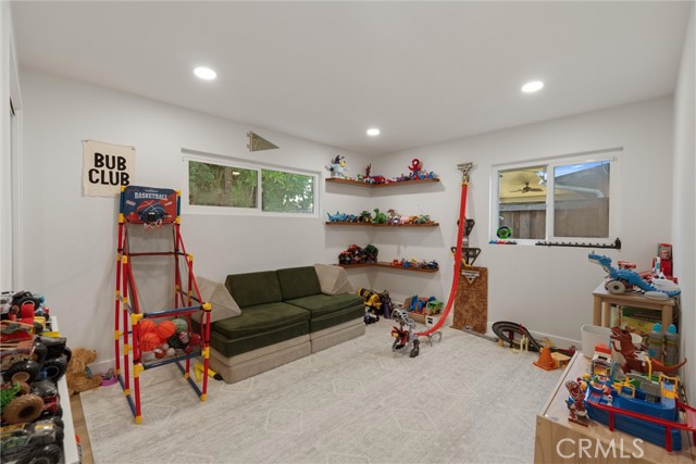 Detail Gallery Image 22 of 28 For 2901 Royal Palm Dr, Costa Mesa,  CA 92626 - 4 Beds | 2 Baths