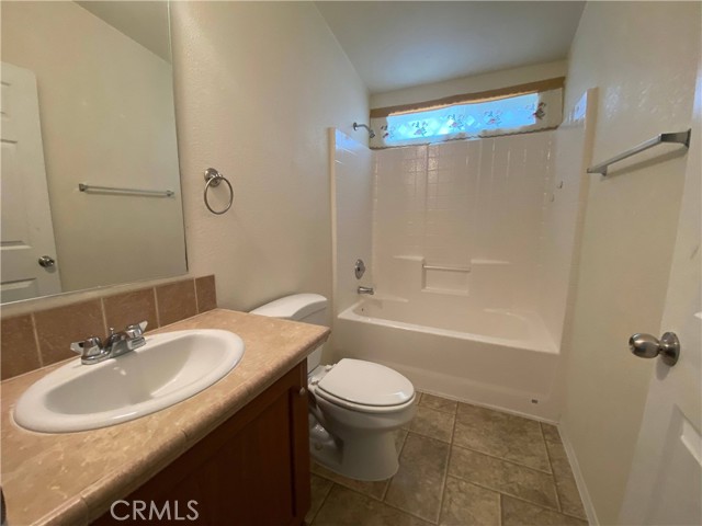 Detail Gallery Image 13 of 32 For 16294 Camelback Dr, Victorville,  CA 92395 - 3 Beds | 2 Baths