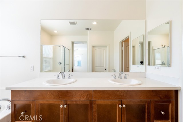 8770 Festival Street, Chino CA: https://media.crmls.org/medias/b80f429f-b451-4964-b24a-33cce405be5f.jpg