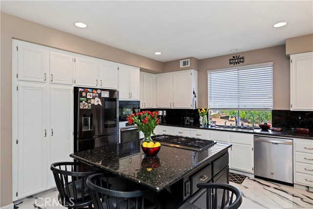 Detail Gallery Image 12 of 41 For 1675 Heartland Way, Corona,  CA 92881 - 4 Beds | 4 Baths