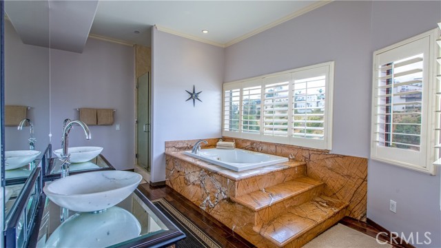 Detail Gallery Image 16 of 64 For 6438 Georgius Way, Los Angeles,  CA 90068 - 4 Beds | 4 Baths