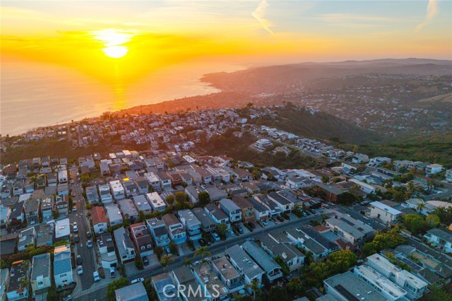 956 Tia Juana, Laguna Beach CA: https://media.crmls.org/medias/b80fe176-4f56-4476-9726-3db813b04178.jpg