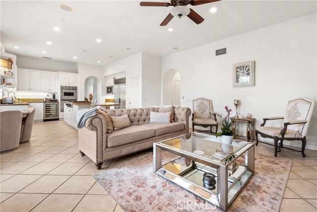 Detail Gallery Image 13 of 37 For 26910 Mirasol St, Valencia,  CA 91355 - 5 Beds | 5 Baths