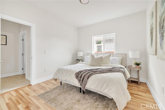 123 W 56th Street, Los Angeles CA: https://media.crmls.org/medias/b81089d8-8113-4688-8ca3-e00068bda4cd.jpg
