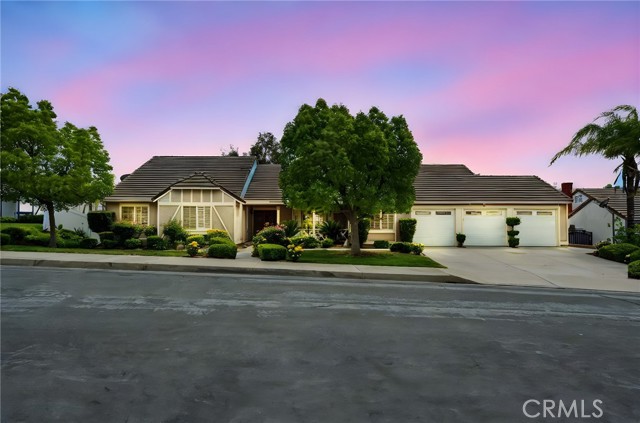 24805 Morning Mist Drive, Moreno Valley CA: https://media.crmls.org/medias/b81096f0-b98d-498a-a947-910f451382b7.jpg